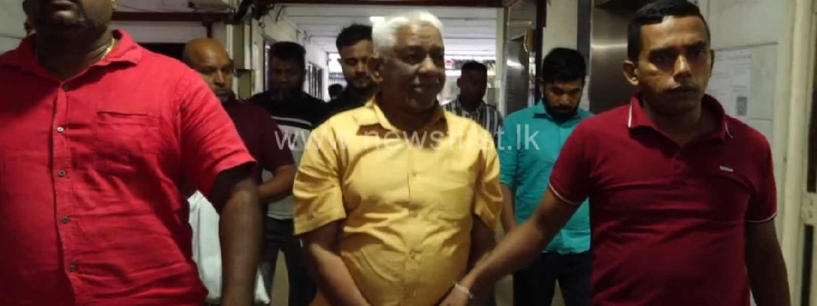 මහින්ද කහඳගම අත්අඩංගුවට...